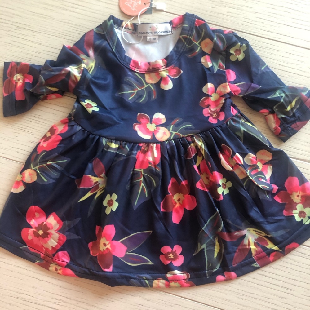 BAILEYS BLOSSOMS INFANT DRESS *NWT* SZ 0-3